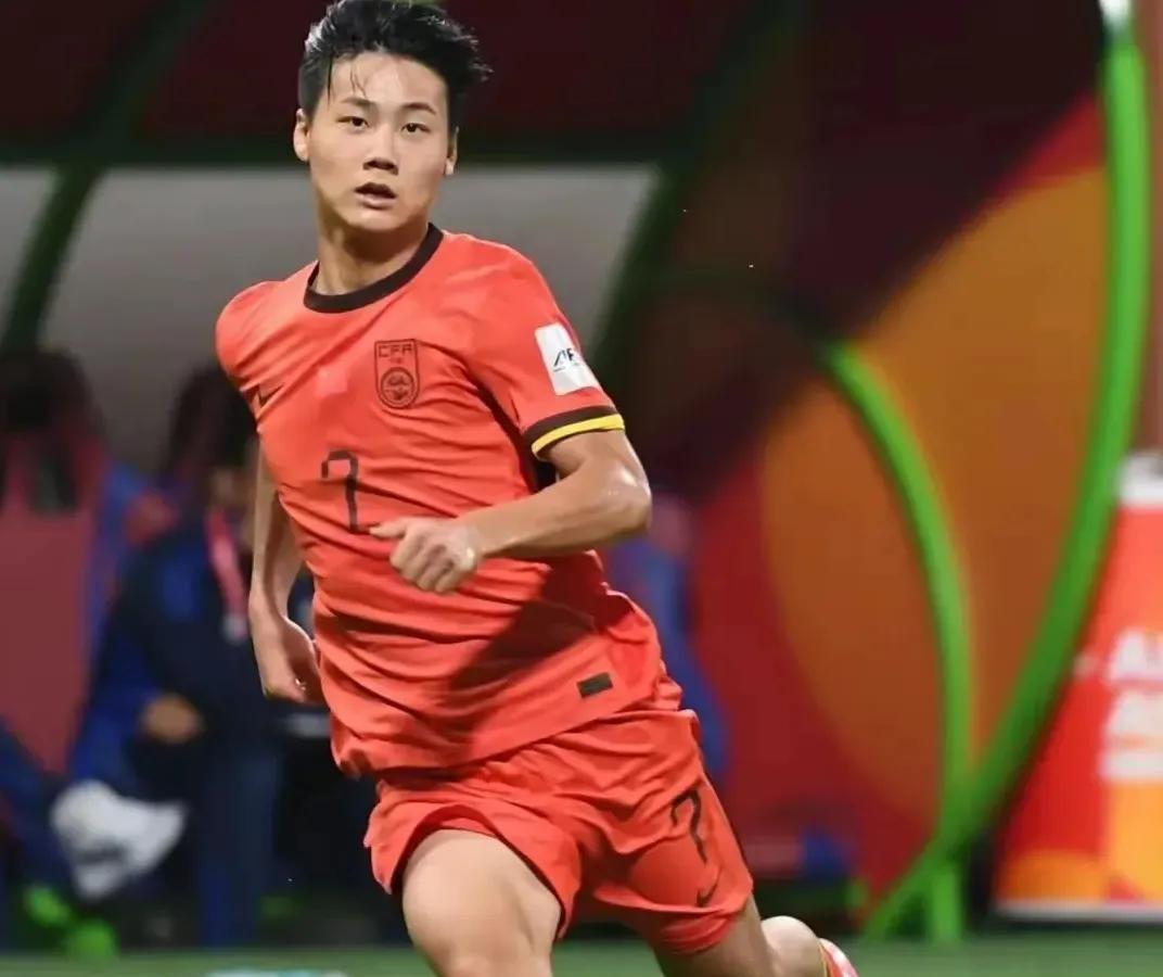 开云app-包含Rookie连续五场比赛得分超过锐不可当，巴塞罗那不断突破！比赛高潮迭起的词条